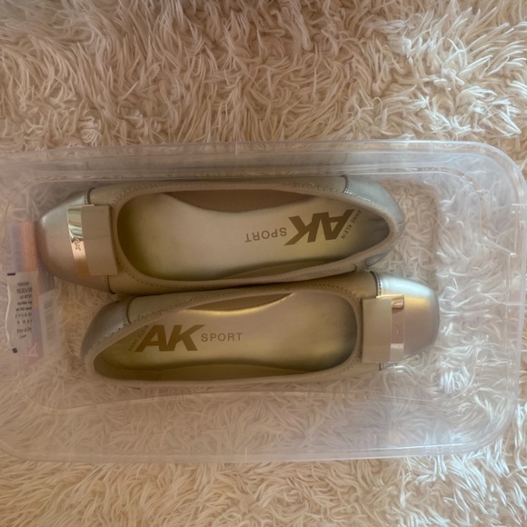 Ann Klein flats - Picture 9 of 9